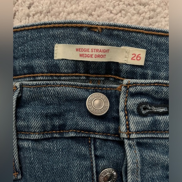Levi’s Wedgie Straight - Picture 2 of 5
